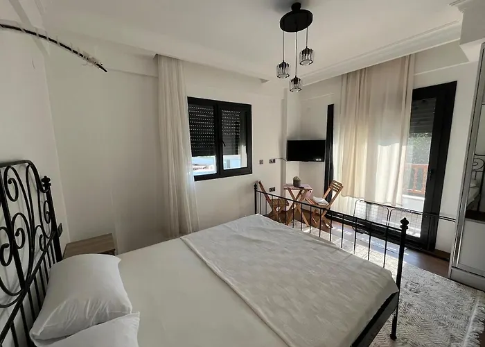 Luxury With Pool In Akyaka Goekova 度假居 Ula
