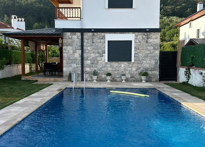 度假居 Luxury With Pool In Akyaka Goekova *
