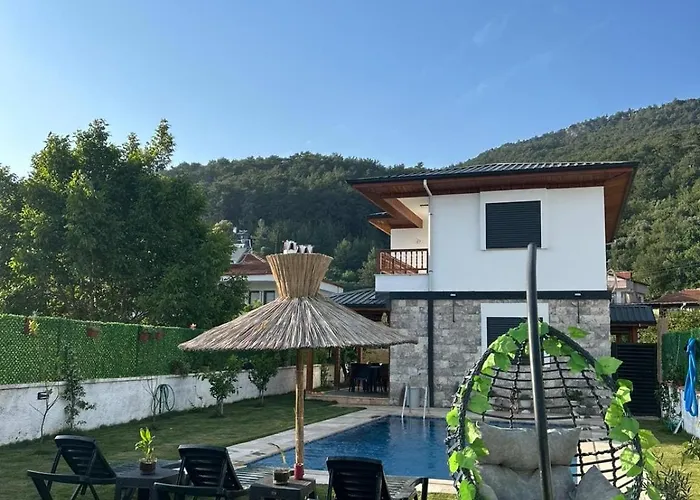 Luxury With Pool In Akyaka Goekova